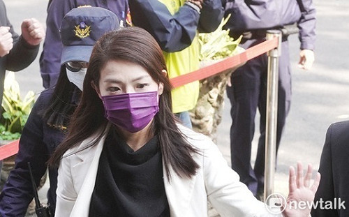 高虹安涉貪案再開庭 四叉貓爆專屬後援會也有來唷