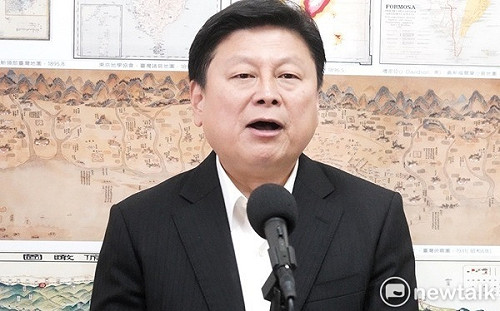 舌戰柯建銘 傅崐萁再嗆：民進黨像永遠長不大的嬰兒