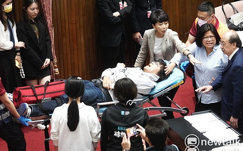 藍白暴力致綠委送醫 邱志偉腦震盪、鍾佳濱肋骨挫傷、莊瑞雄心絞痛