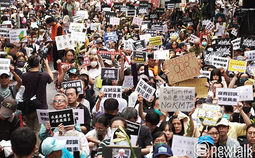 向「蔥師表」致敬！網製「傅王賦」狠酸傅崐萁是「國家預算精算師」