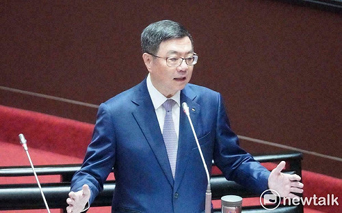 柯建銘曾喊總統國情報告即問即答 卓榮泰：要回到錯誤？