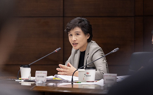 鄭麗君召開穩定物價小組會議 掌握中元普渡祭祀商品及風災後農產品供需