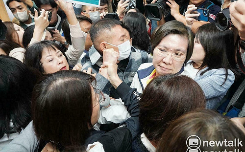 藍綠明日祭甲動再釀衝突？傅崐萁喊選罷法必過 綠委：全力守住