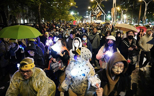 青鳥被質疑「到底在乖什麼」雞排妹神回被讚爆：妳可以派妳自己去