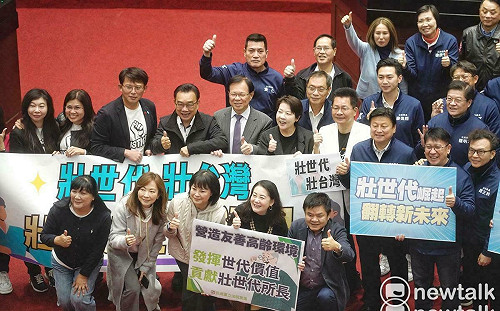 「壯世代法案」跨黨派共識三讀通過 保障55歲以上社會參與 