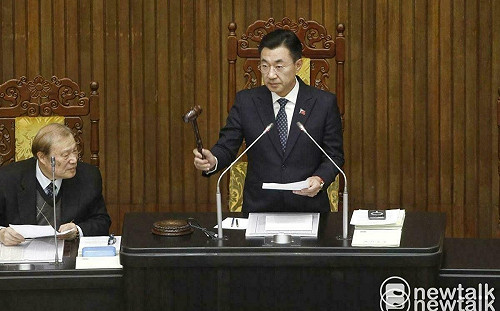 立院三讀完總預算後、首次沒閣揆致意、連韓國瑜也不在家