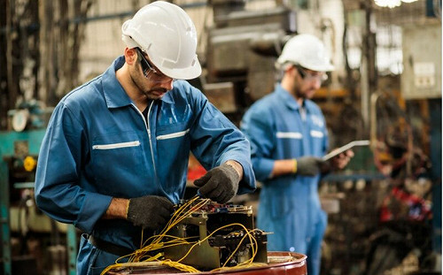 美非農就業數低於預期 公債殖利率升逾1% 專家：盼Fed再降息的人暫時落空