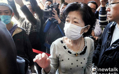 每天磕頭求給柯文哲公平審判  陳佩琪：沒證據押到死獄中才善罷甘休？