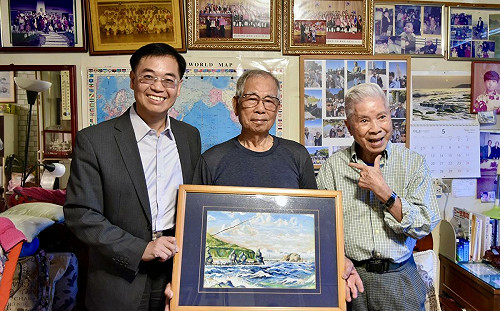 承載歷史與人權記憶  政治受難者陳顯宗捐贈王嵩岳綠島「三峰岩」畫作