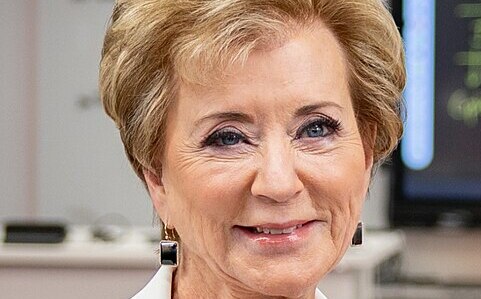 (影) 滿篇紅字! 哈佛校長批改美教育部長致函文法？網笑程度不如高中生 真相是..... 