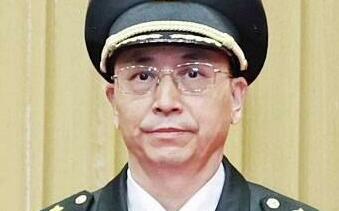 習近平去年7月才單獨為他升上將! 傳何宏軍羈押時自縊 習在軍中失勢？