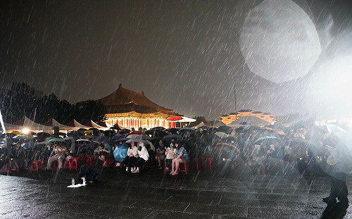 8機關收恐嚇信「辦六四活動將在自由廣場引爆炸彈」 來源是美國IP