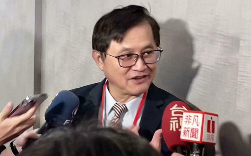 童子賢籲「找低碳新能源才能救暖化」 反核方現場嗆辯論