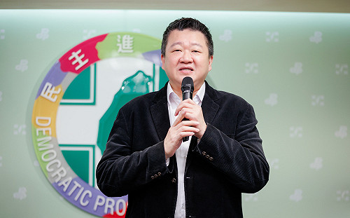 跨境鎮壓不只矢板明夫！何博文爆吃麵後：中國老闆老家就遭國台辦「關切」