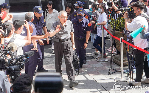 小草喊柯文哲再戰2028! 律師揪1貓膩點頭:難怪是喊「柯盧配」