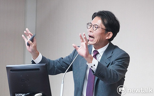 週刊爆黃國昌「收錢辦事」媒體人轟：原來咆哮有價目表 正義戰神變收費門神