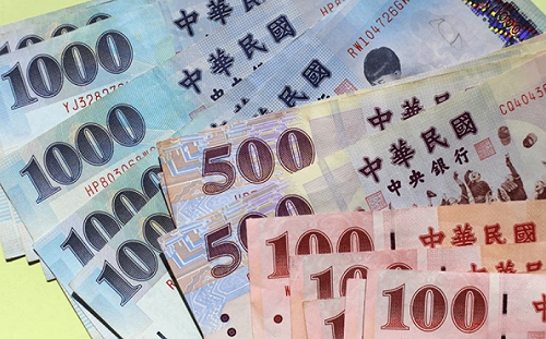 不受明年度總預算審查進度影響  軍公教年終獎金發放日確定！