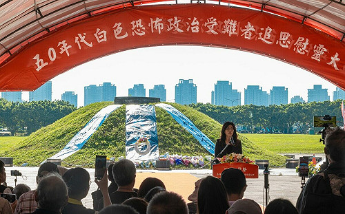 朱蒲青觀點 》鄭麗文祭祀「共諜」惹黨內震盪  「2026選情與黨路線走向岌岌可危」