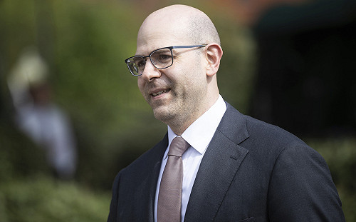 川普陣營的堅定「降息派」動搖了？ Fed理事米蘭：利率路徑可能不再那麼寬鬆