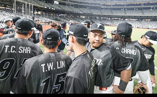 旅美幫全到齊！中華隊30人「完全體」亮相  教頭曝正賽守備陣形