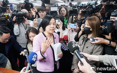 李貞秀空氣質詢還有人「指導」 林俊憲酸：陳智菡搶戲成國會奇觀 
