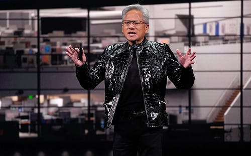 不擔心科技巨頭把錢燒光！ 黃仁勳：代理型AI已達轉折「算力推理即營收」