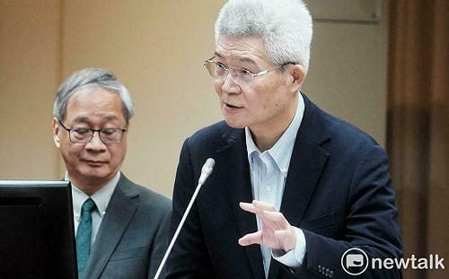 被趕出場  胡元輝：「公視法」也曾無延任規定、回歸財團法人延任規定