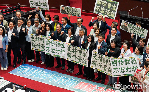 藍白通過7800億軍購條例  民進黨批打六折：讓國防安全出現破口