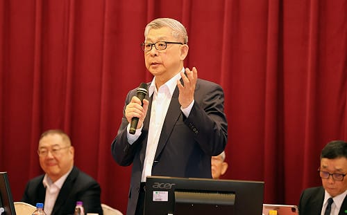 國泰金股東會》通過配息3.5元 蔡宏圖：不考慮發紀念品 盡力拚提高股利