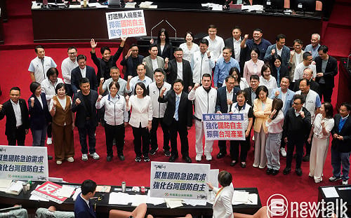 藍白通過無人機條例改年審！她轟：中國244艘公船逼近！幫境外敵對勢力拖時間？