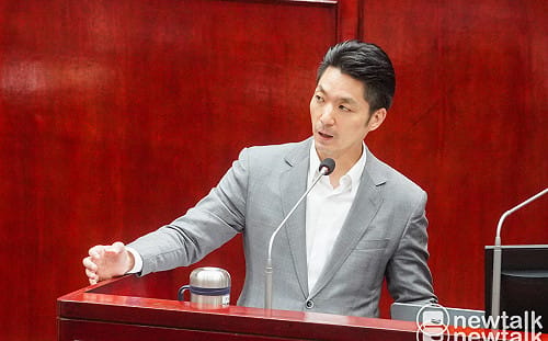 蔣萬安兒放棄7.5萬補助卻保留交換名額　李忠憲拋一問：另一個孩子呢？