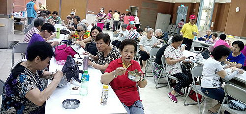 輕鬆自製長輩圖 「當我們老在一起」網站上路