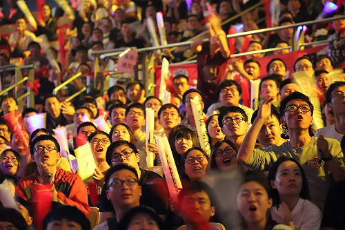 英雄聯盟世界賽》皇族霸氣！ RNG擊潰歐洲冠軍