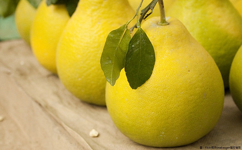 柚子1顆＝半碗飯  爆吃恐發胖、脹氣、血糖飆