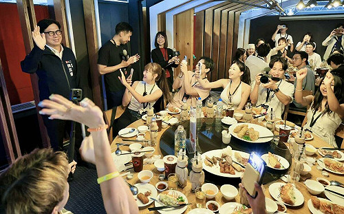 海內外40網紅高雄旅遊踩線   與邁邁市長近距離相見歡