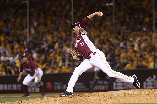 中職總冠軍賽G1魔神樂好投壓制兄弟 桃猿搶首勝