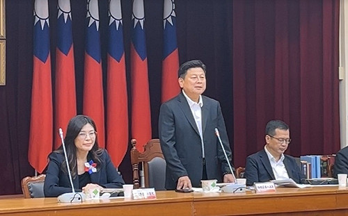 傅崐萁邀拜會立院 鄭麗文點名南部三戰將喊 「市長」