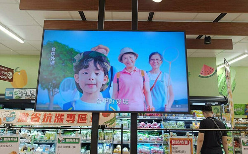 市府官員稱盧秀燕照片可吸引消費？  江肇國：你們是北韓來的嗎？