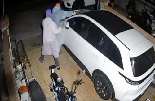 蒙面雙煞暗夜闖民宅砸車　警：鎖定對象偵辦中