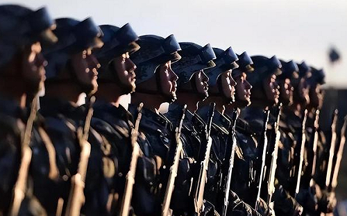 偷建秘密軍隊？她指「這2人」組「獨立師級武裝」18將領缺席四中惹議