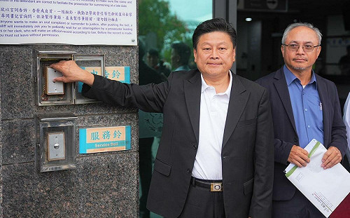 不滿遭怒踹桌子! 傅崐萁今赴花檢提告議長張峻6大罪狀