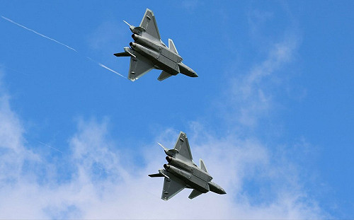 殲-20髒了紙巾擦擦就好? 中稱研發超表面匿蹤塗層 0.1 毫米可抗攝氏1千度