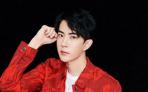 (影) 預知于朦朧死亡紀事? 「血月」與「私密日記」吻合墜樓時間 「獻祭邪說」起波瀾