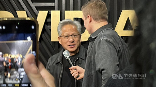 黃仁勳:輝達攜手美能源部 打造7座AI超級電腦