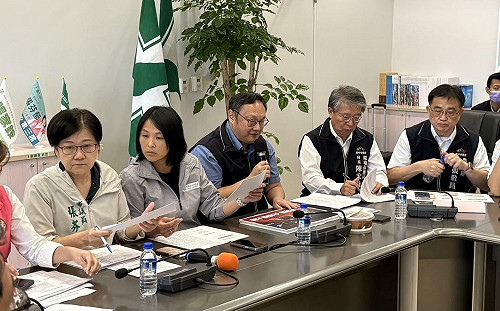 中市府向綠議會黨團報告疫調竟要媒體清場  綠議員開炮:難道議會歸你管嗎?