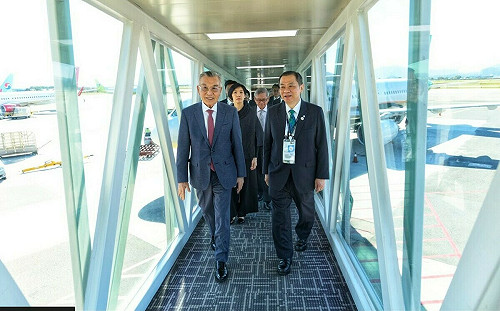 我領袖代表林信義提前抵韓參加APEC!是否有望見到川普?代表團說明相關細節