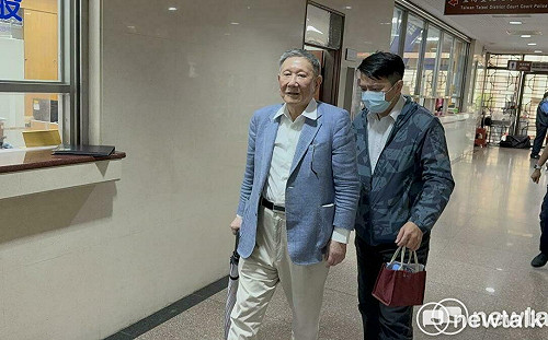 （影）京華城案傳喚應曉薇顧問吳順民作證  沈慶京不用坐輪椅、拄拐杖出庭 