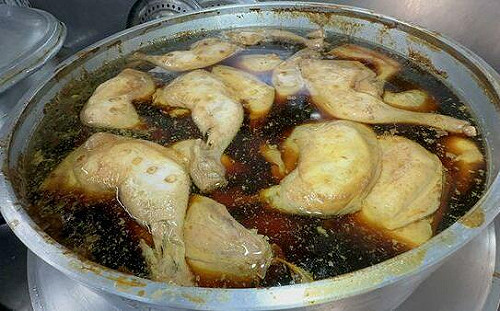 彰化90年爌肉飯最後一鍋今日秒殺！老店改用雞肉推新品渡難關