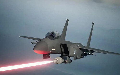 領先美軍5年? 傳殲-11B掛載「雷射砲」獨步全球 可光速毀美歐空空導彈