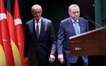 不顧外交禮節 聯合記者會當面給難堪! 艾爾段質疑梅爾茨 : 沒看到加薩屠殺?